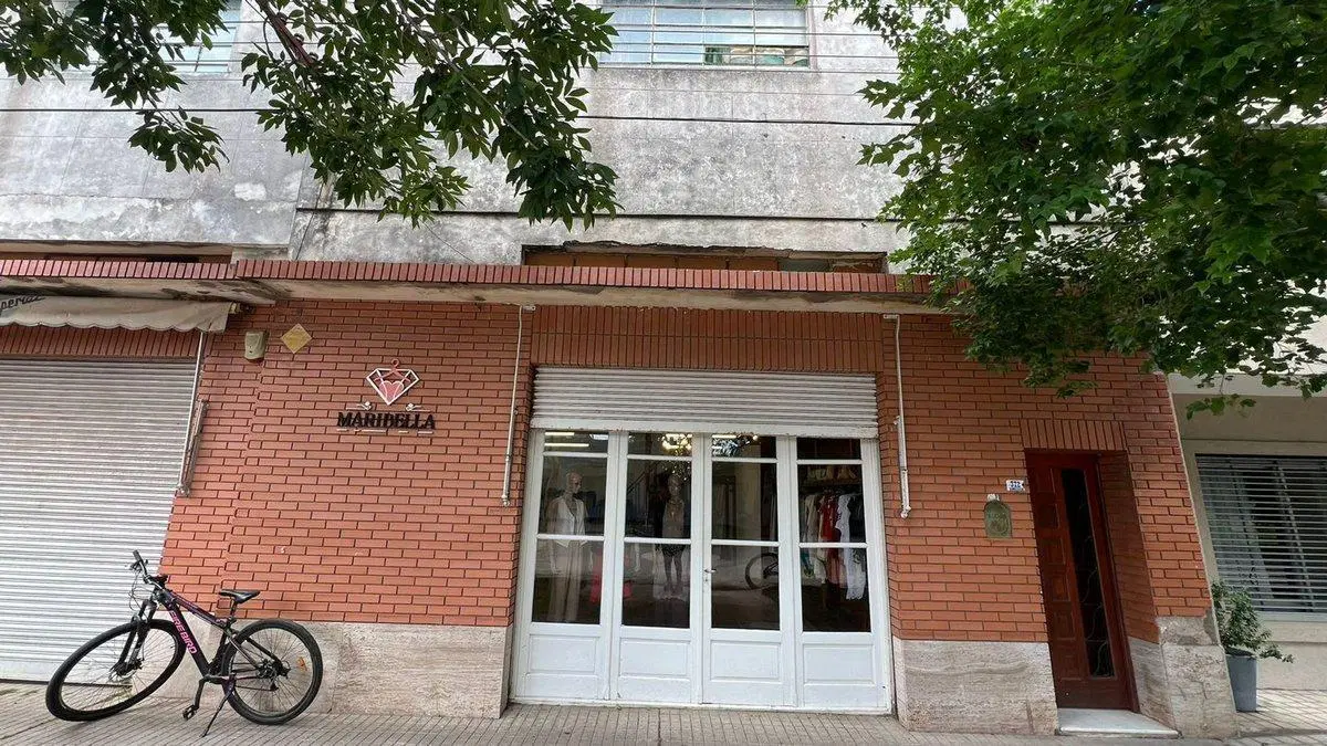 VENTA IMPORTANTE PROPIEDAD EN PEYRANO 3