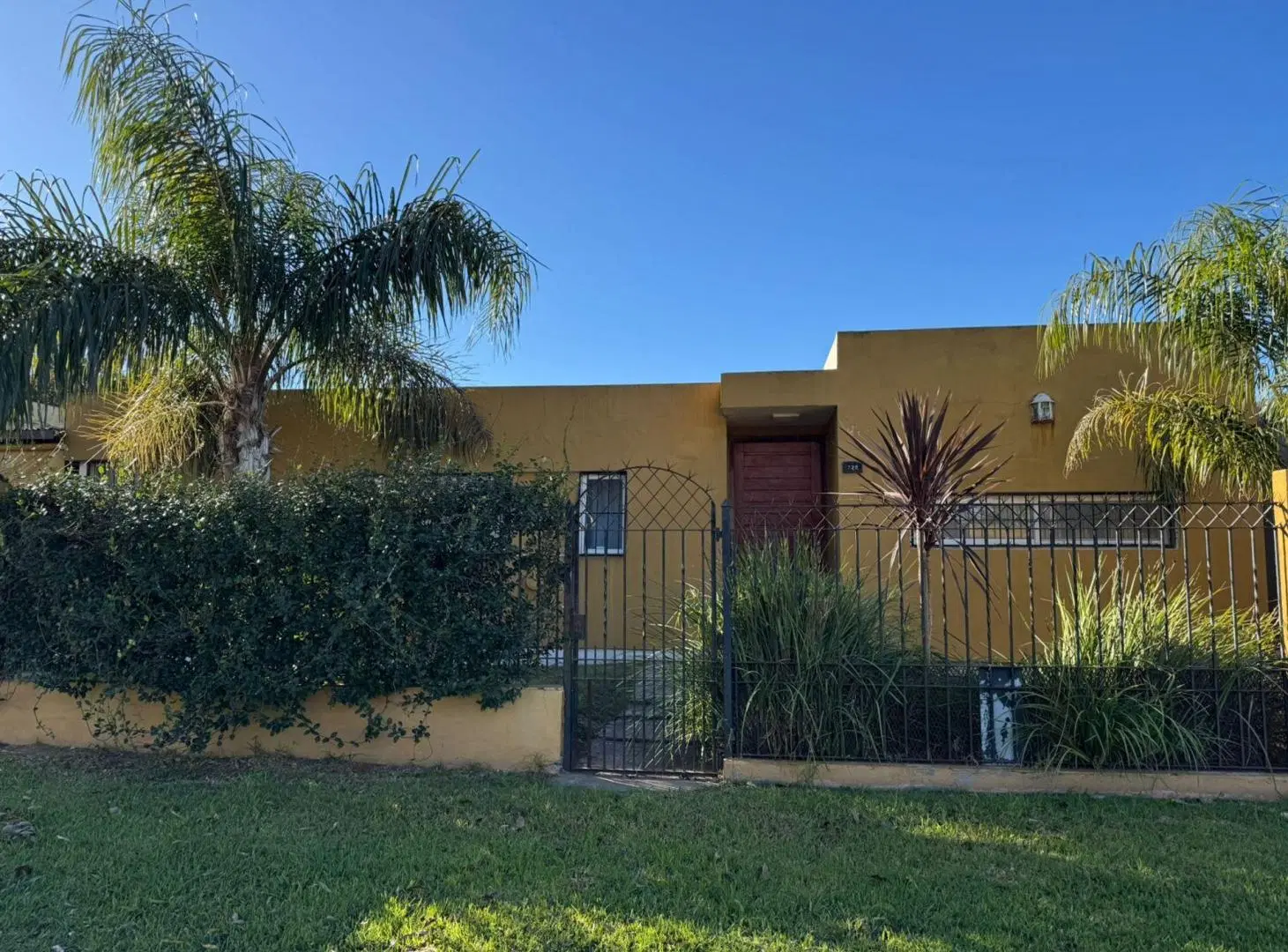 VENTA CASA DE 1/2 DORMITORIOS EN ACEQUIAS ROLDAN 4