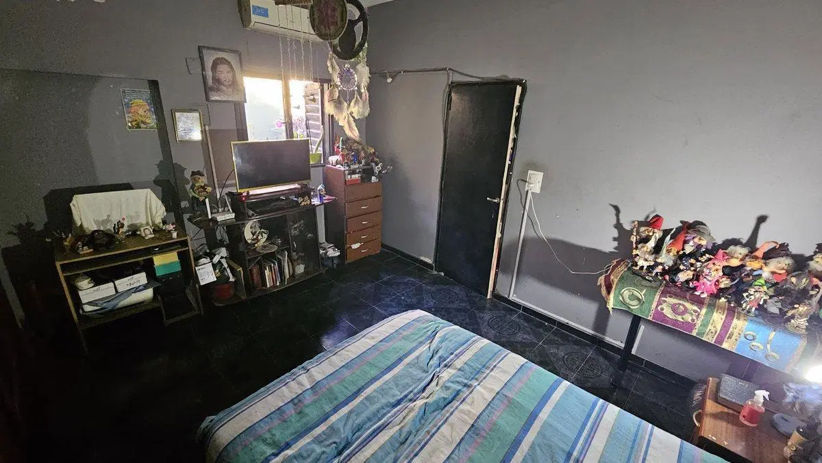 VENTA CASA DE PASILLO A RECICLAR 2 DORMITORIOS 5
