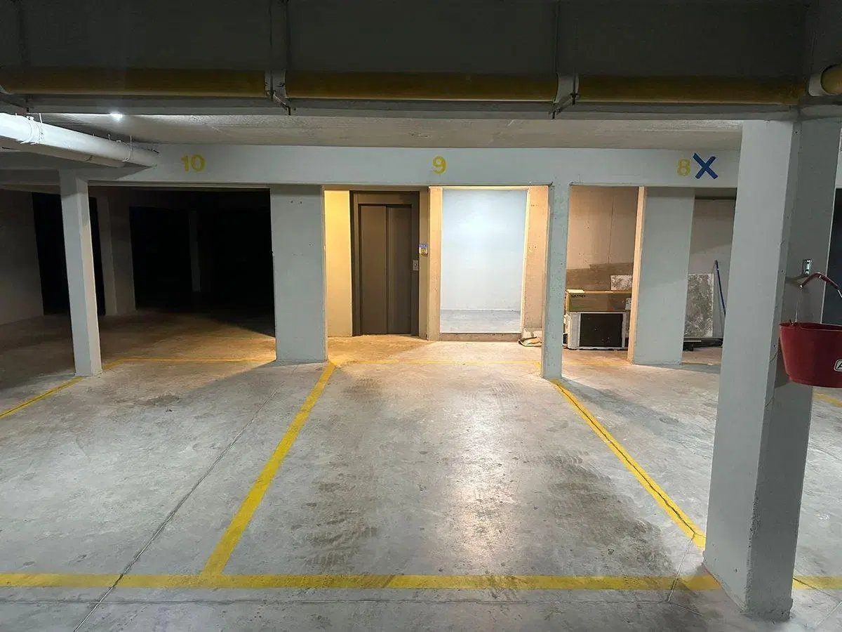 VENTA COCHERA MORENO 250 - ZONA RIO- RAMPA FIJA 2