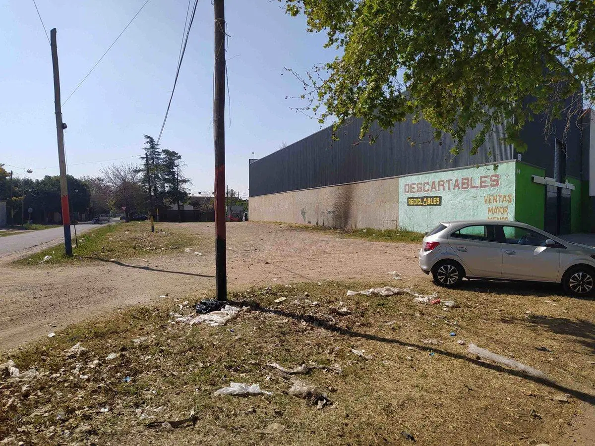 VENTA TERRENO COMERCIAL SOBRE GODOY ESQUINA SOLIS 4