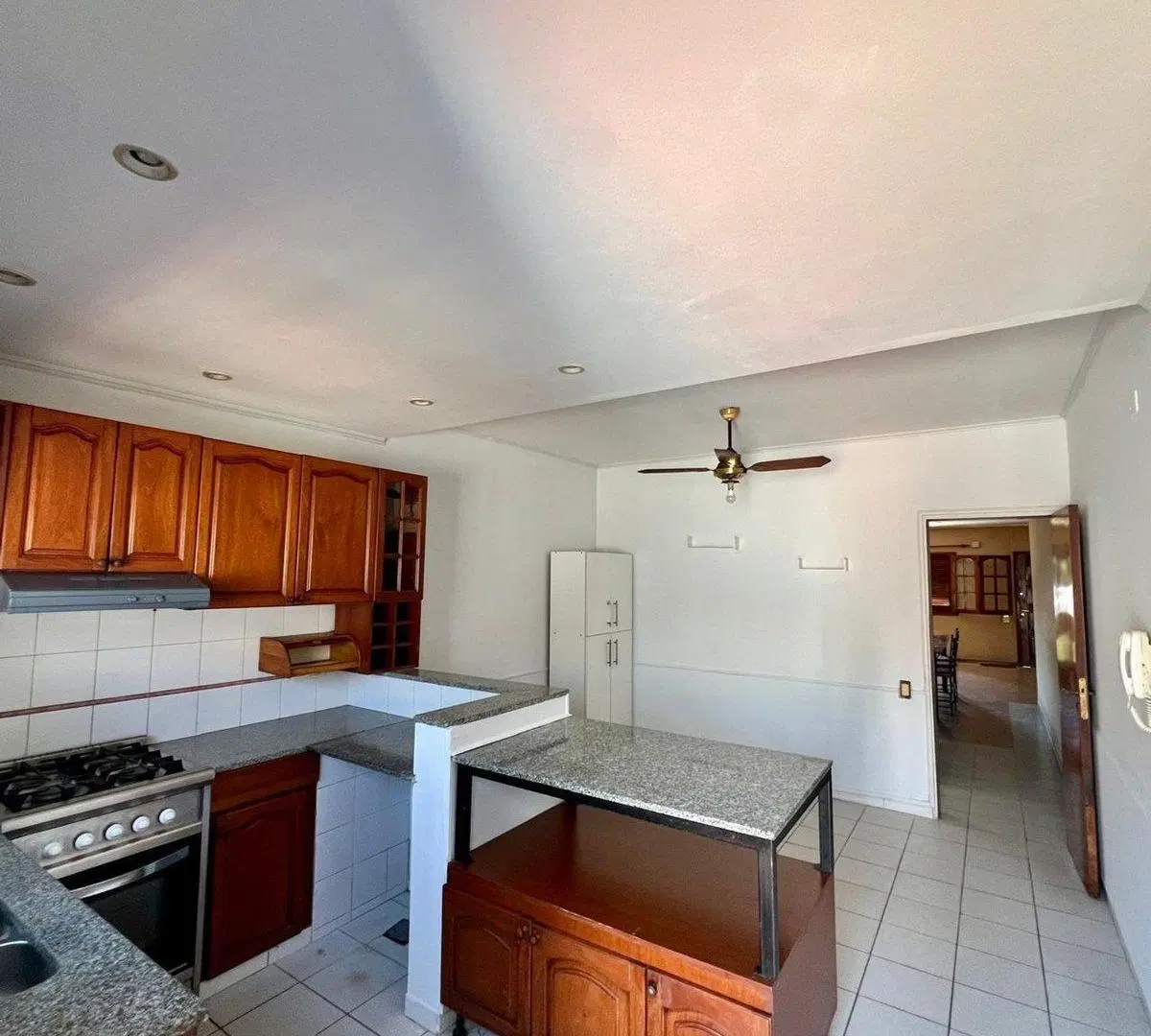 SE VENDE CASA 3 DORMITORIOS. APTO CREDITO 3