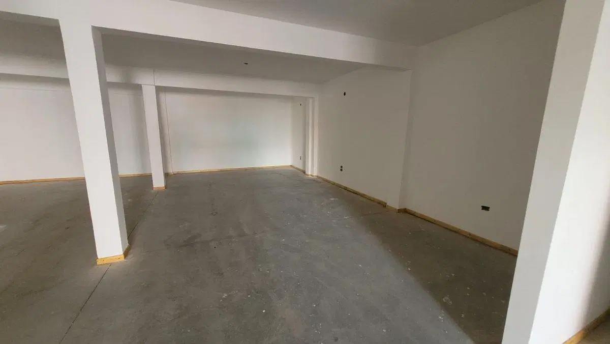 VENTA DE LOCAL COMERCIAL 174m2 - Barrio Belgrano 4