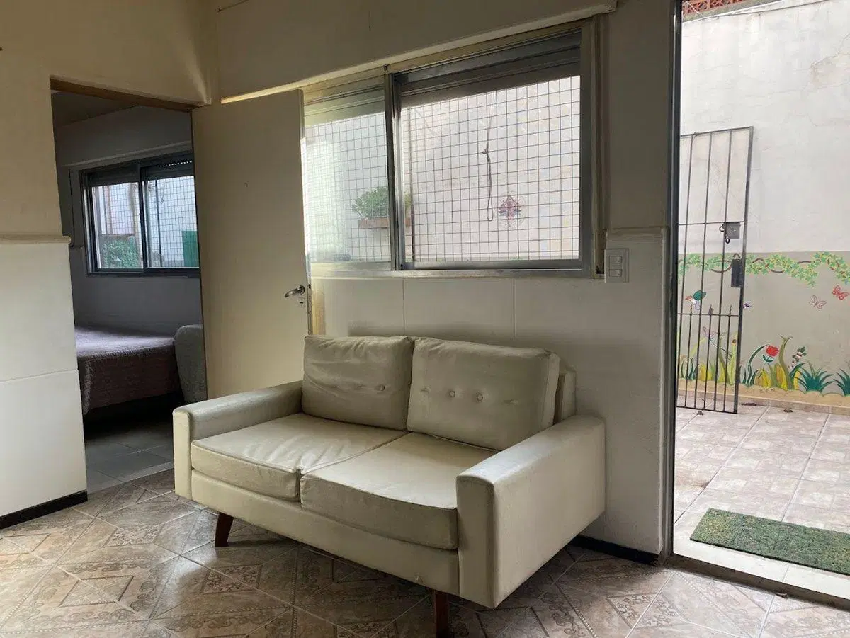 Casa de pasillo con patio APTO CREDITO 4