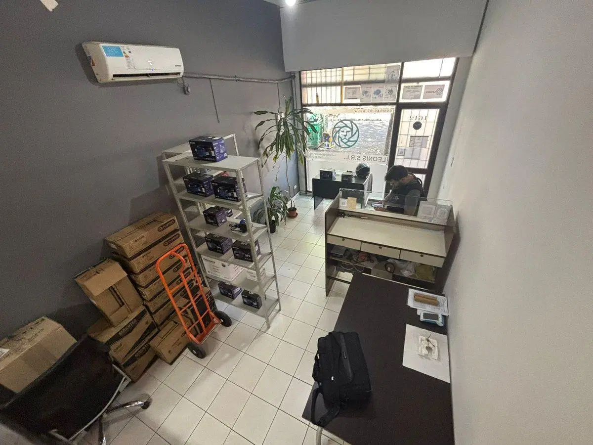 VENTA LOCAL EN ABASTO CON BAÑO Y COCINA 2