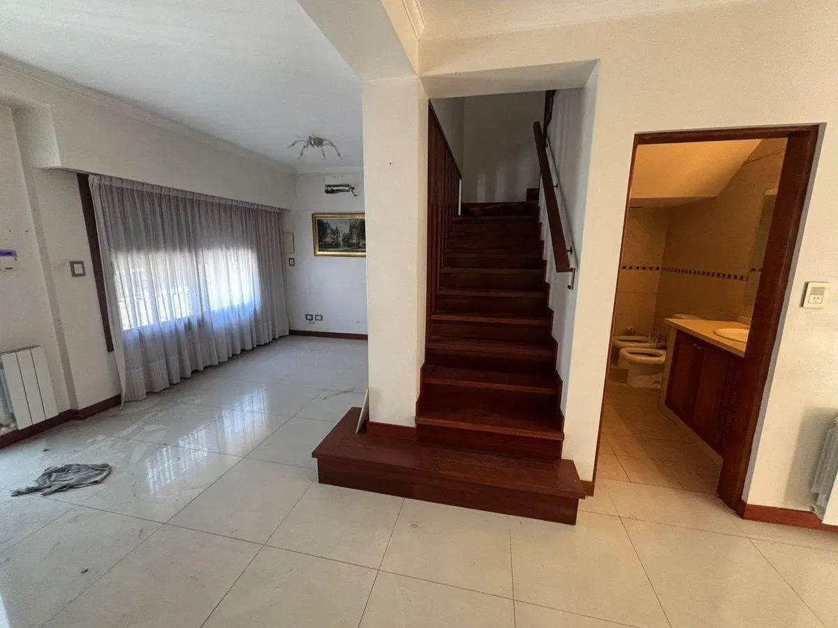 VENTA HERMOSA CASA EN ARROYITO 3 DORMITORIOS 5