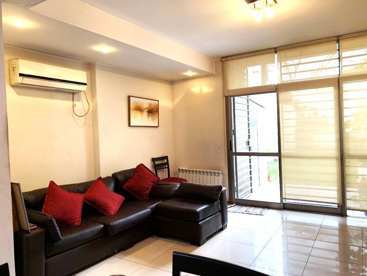 Foto de CASA 3 DORMITORIOS CON JARDÍN Y PARRILLERO – CURA, imagen 1