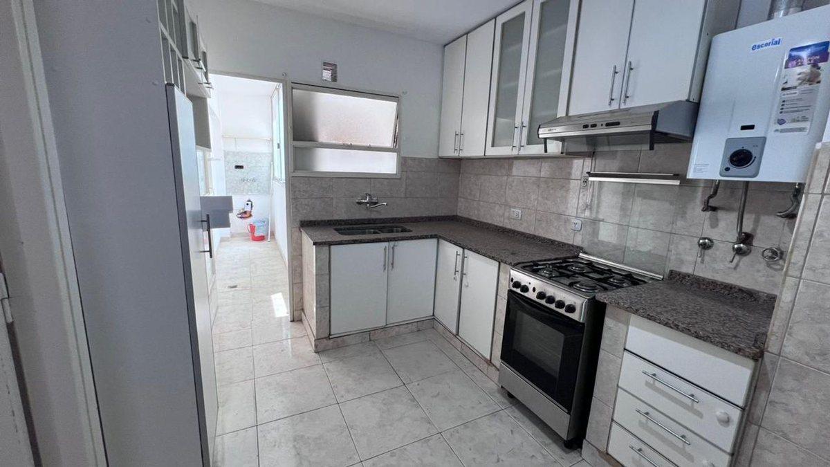 VENTA DEPARTAMENTO 2 DORMITORIOS + COMODIN CENTRO