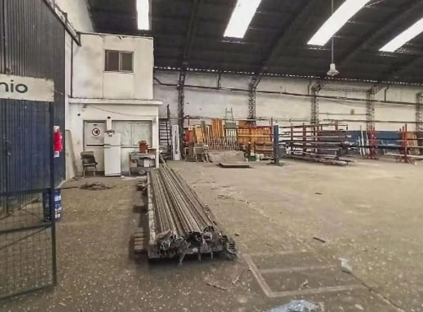 Venta Galpon Bv Oroño y Amenabar 4