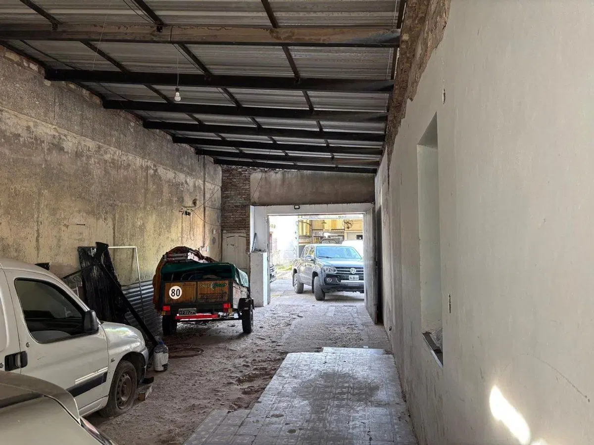 Venta Local + Estacionamiento-Cochera 12 autos VGG 3