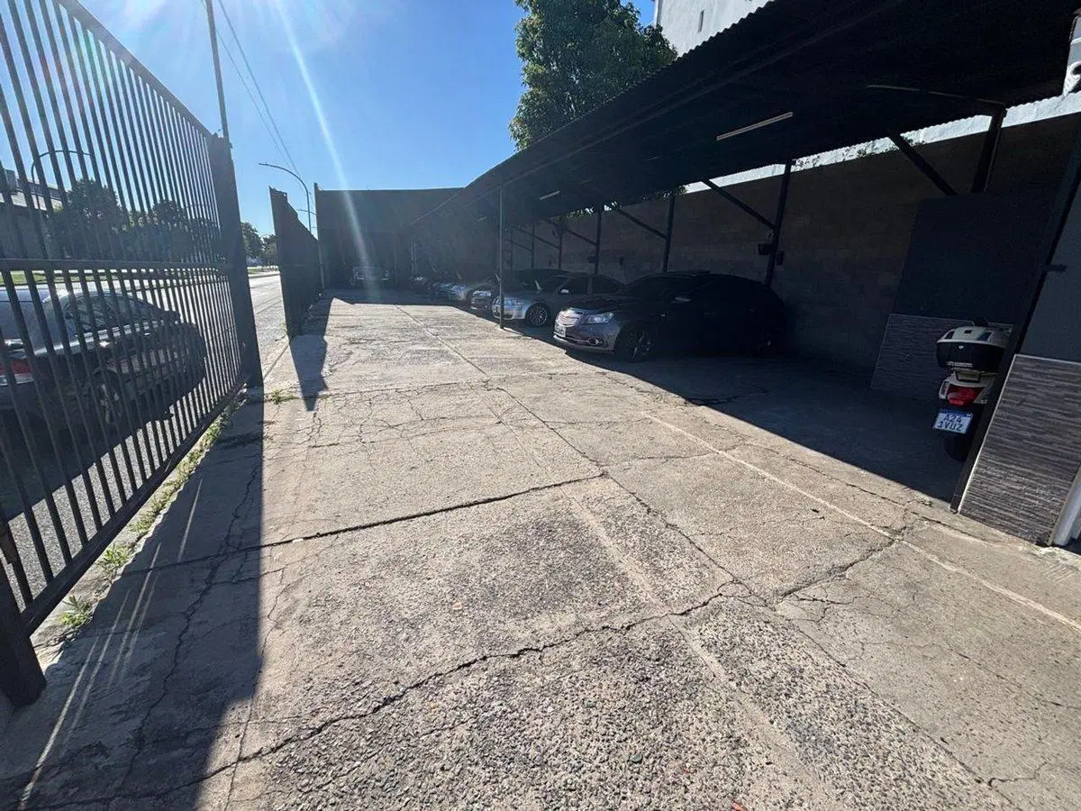 TERRENO PARA CONSTRUCTORA AV. ALBERDI Y CARBALLO 5