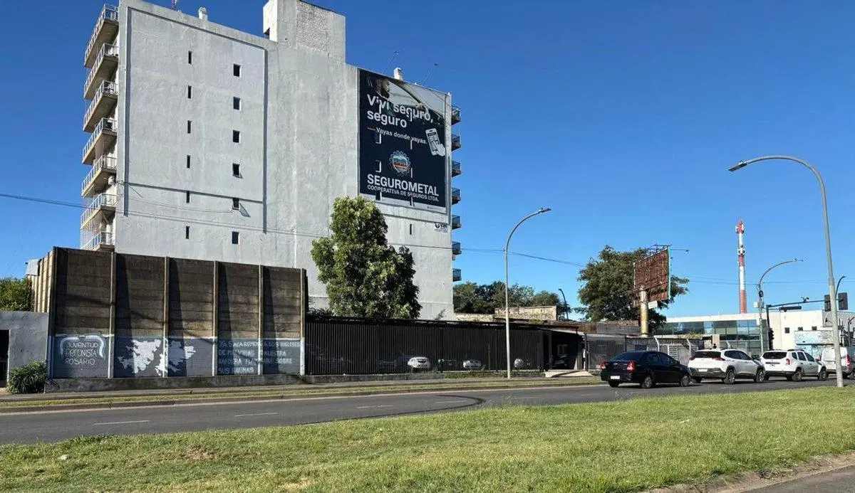 TERRENO PARA CONSTRUCTORA AV. ALBERDI Y CARBALLO 4