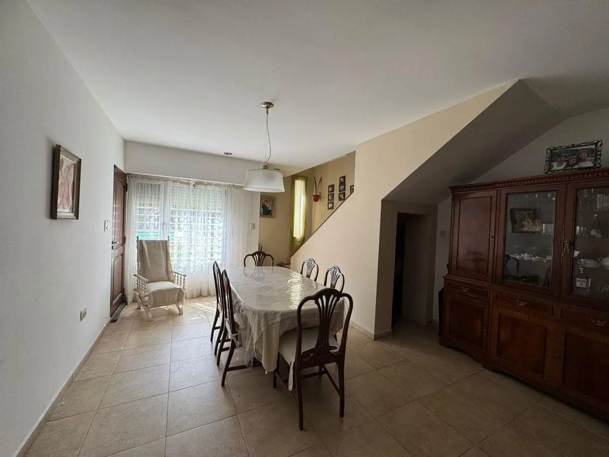 VENTA CASA CENTRO DE FUNES 3 DORMITORIOS C/ PILETA 5