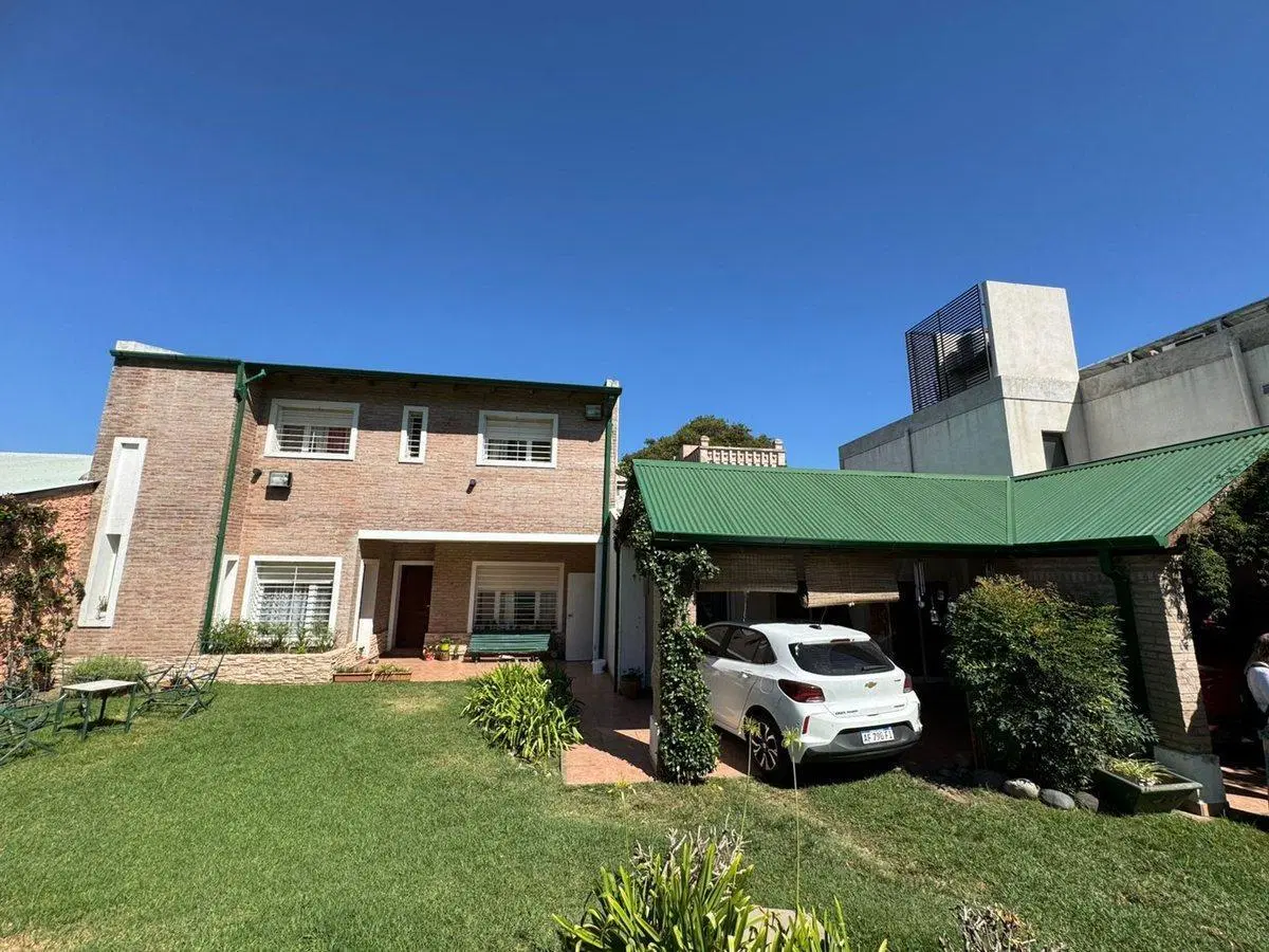 VENTA CASA CENTRO DE FUNES 3 DORMITORIOS C/ PILETA 3