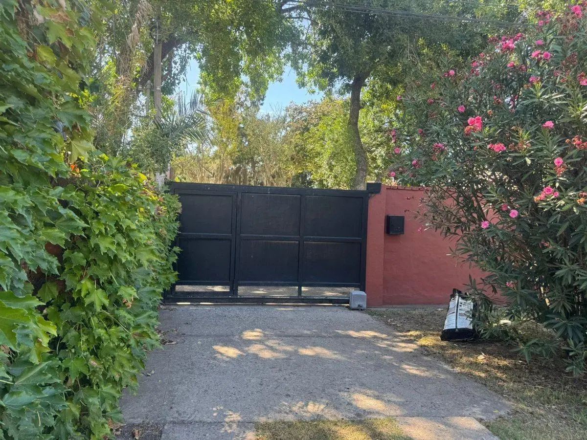 VENTA CASA CENTRO DE FUNES 3 DORMITORIOS C/ PILETA 8