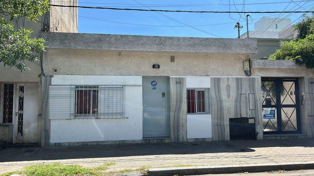 VENTA CASA ARROYITO RIO DOS DORMITORIOS Y PATIO