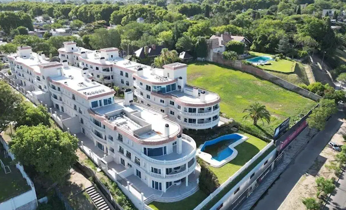 OASIS DEL YACHT VENTA MONOAMBIENTE CON COCHERA 2