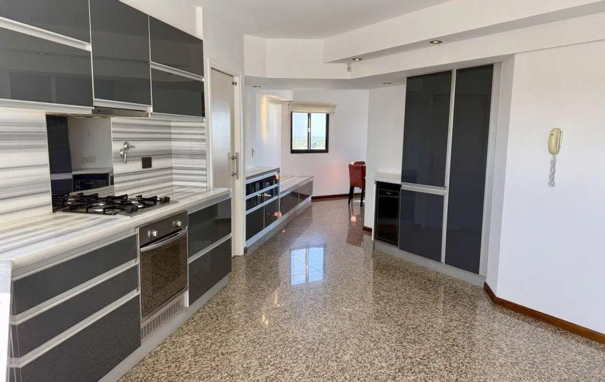 VENTA PISO EXCLUSIVO DE CATEGORIA. 4 DORMITORIOS 5