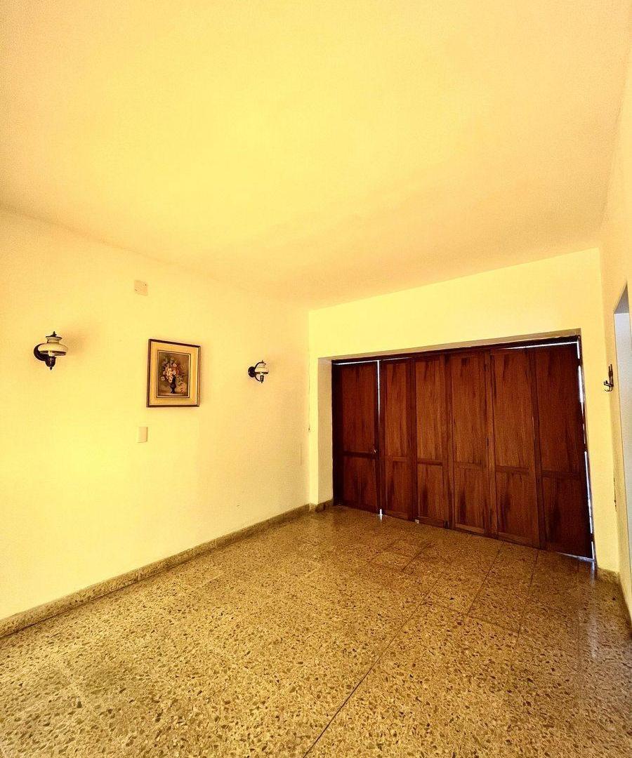 Foto de VENTA CASA 3 DORMITORIOS CON COCHERA Y PATIO, imagen 3