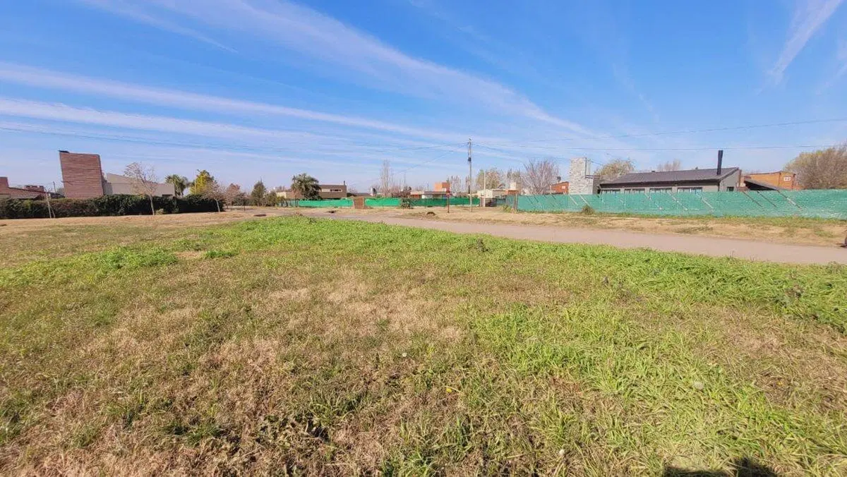 Venta Lote 400 m2 en  Funes Town 4