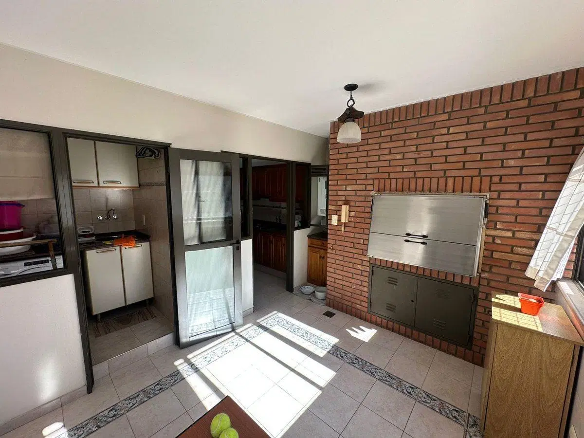 VENTA PISO EXCL 3 DORMITORIOS, PARRILLA, BALCON. 4