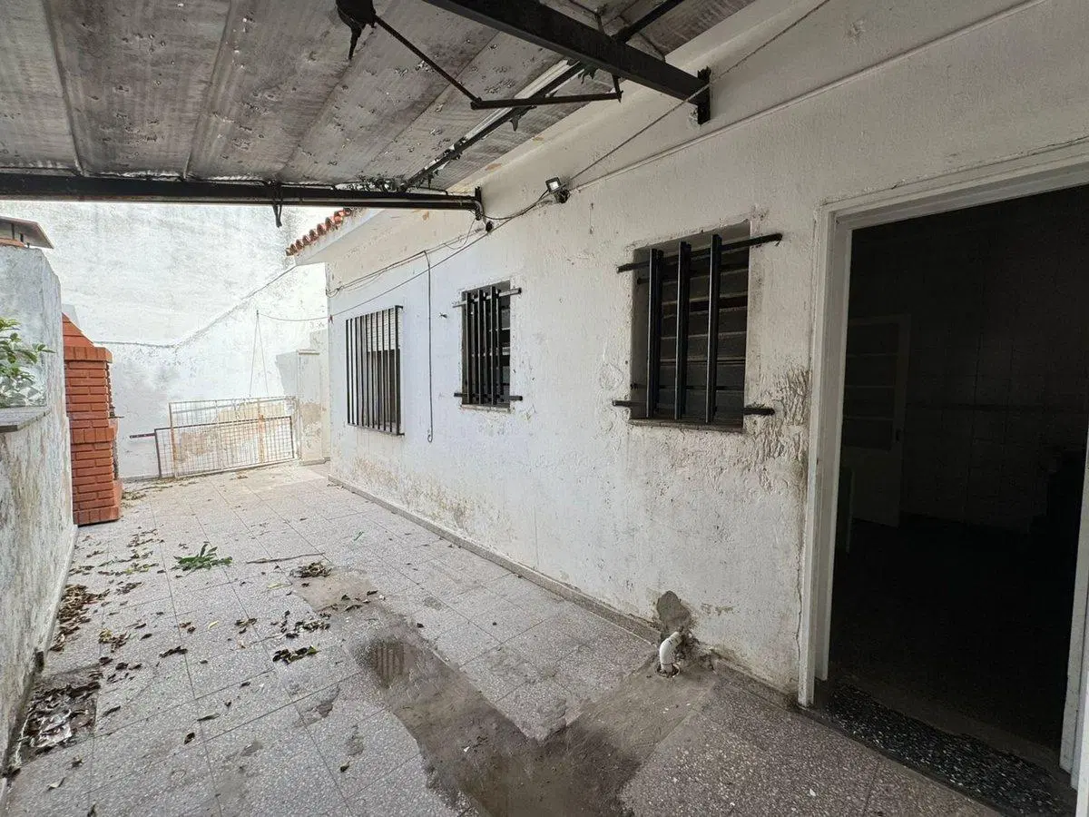 VENTA CASA 2 DORMITORIOS COCHERA Y PATIO 8