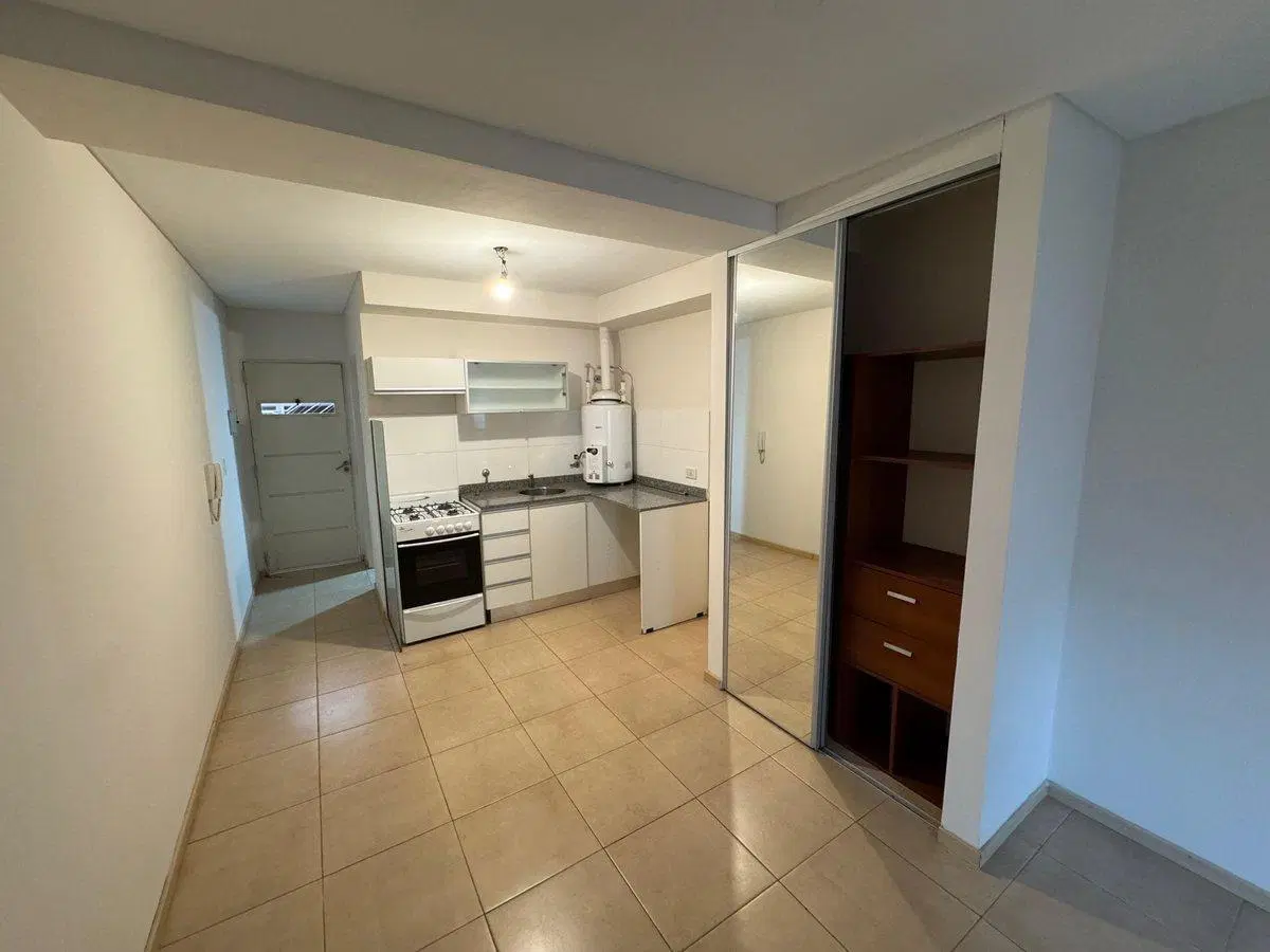 VENTA DEPARTAMENTO MONOAMBIENTE EN BARRIO LOURDES 4