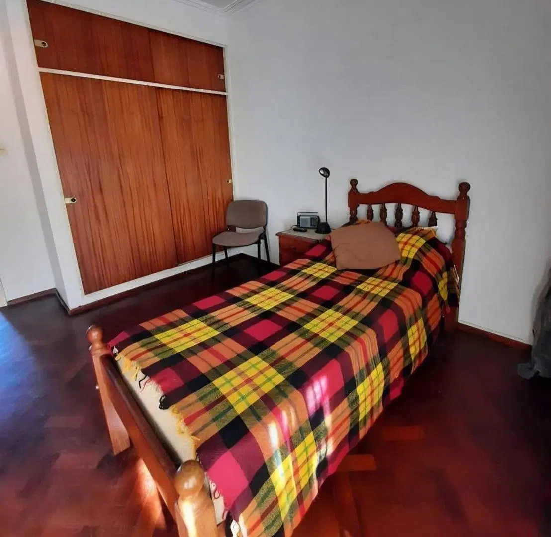 Venta casa 4 dormitorios con jardin y parrilla 3