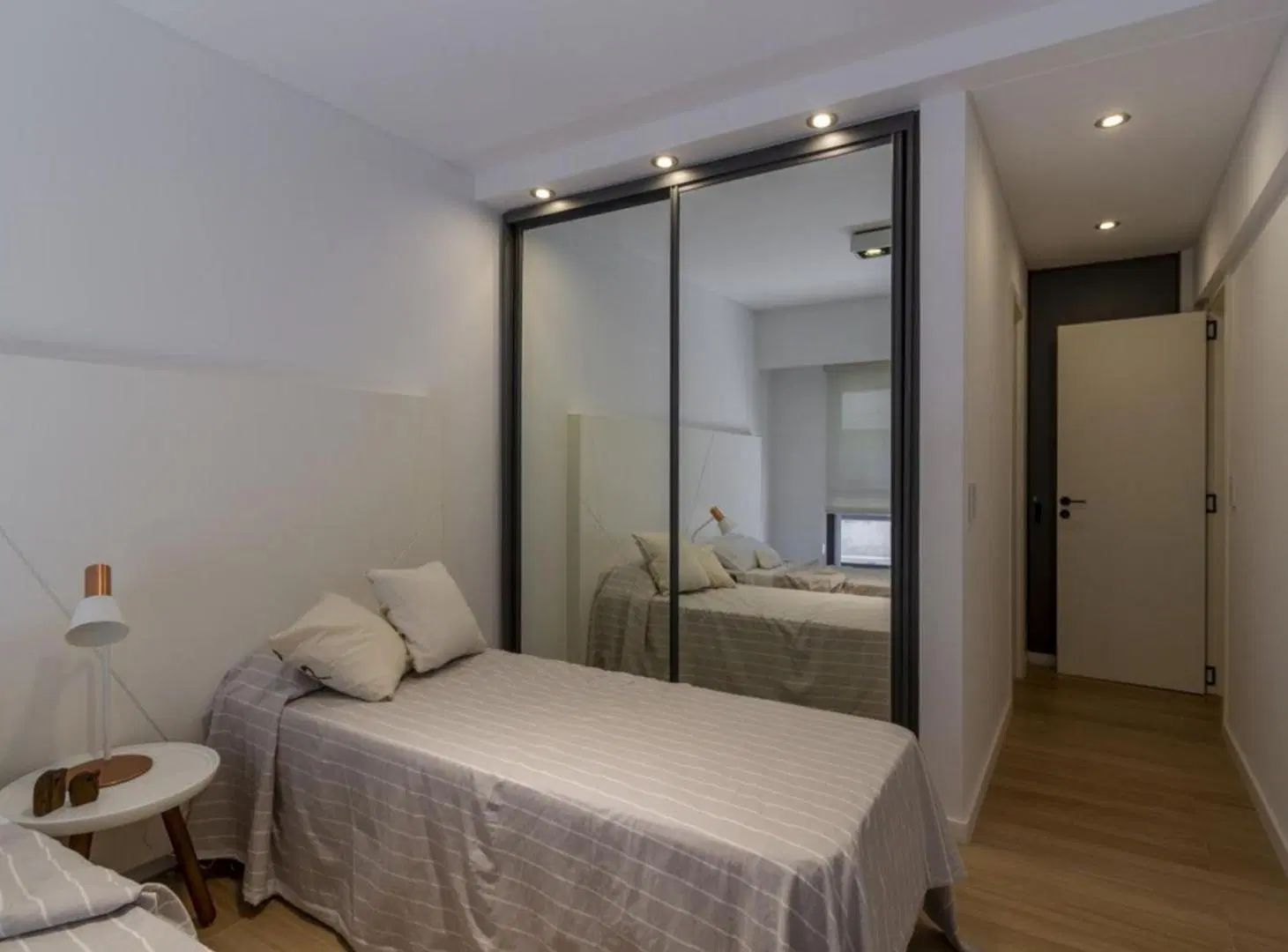 EN VENTA ZONA RIO. DOS DORMITORIOS DE CALIDAD 5
