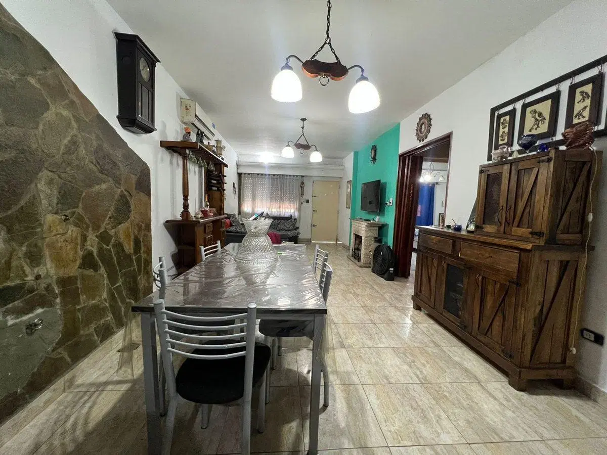 VENTA CASA 2 DORMITORIOS MAS COMODIN PATIO Y LOCAL 3