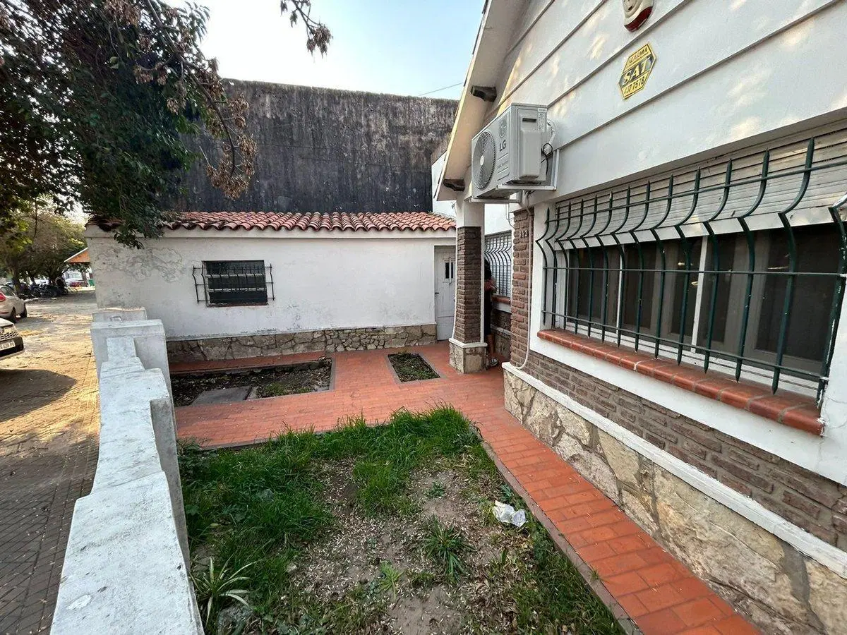 VENTA CASA 5 DORMITORIOS ARROYITO 3