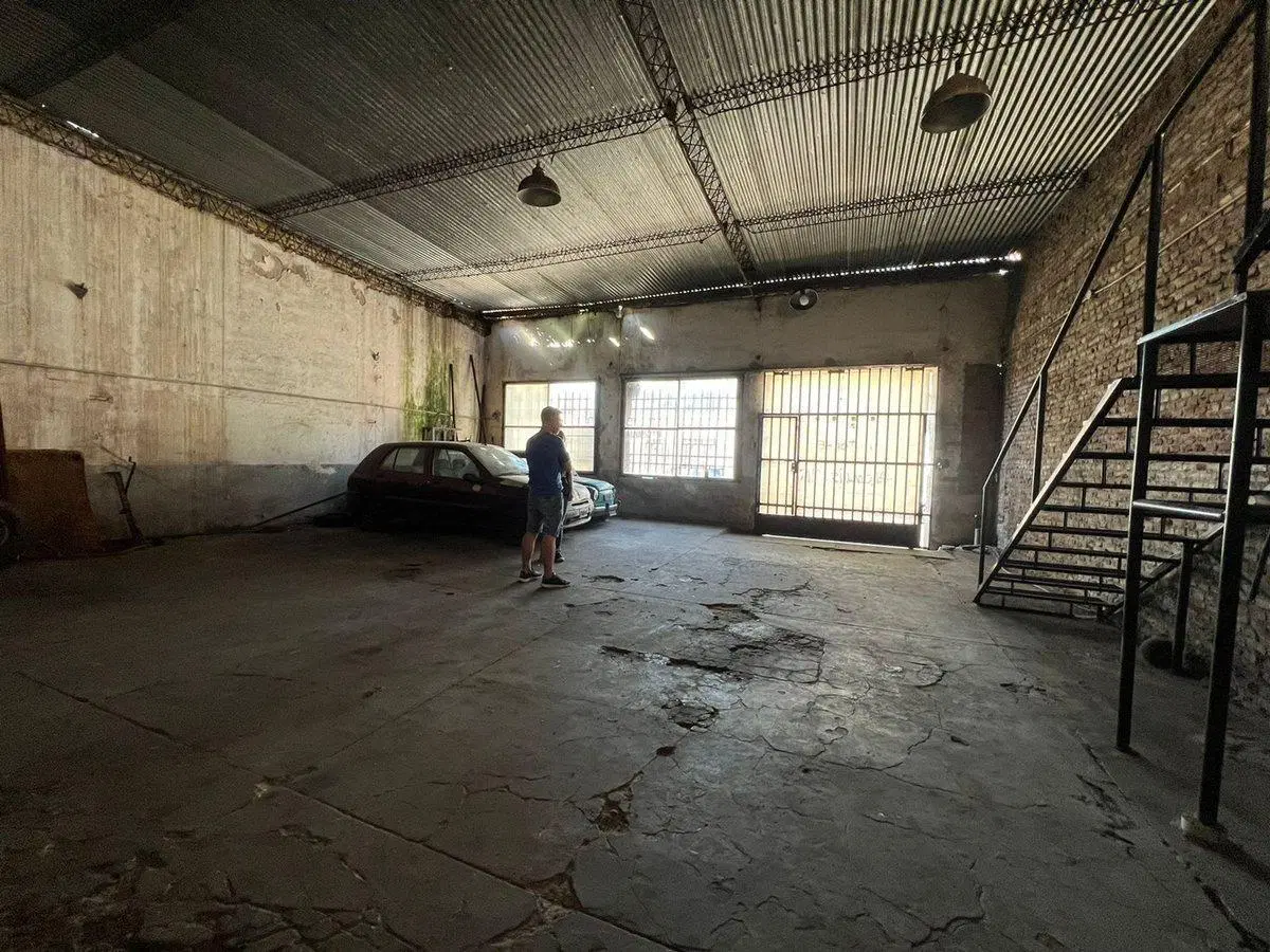 VENTA GALPON CON CASA 2 DORMITORIOS EN BELGRANO 3