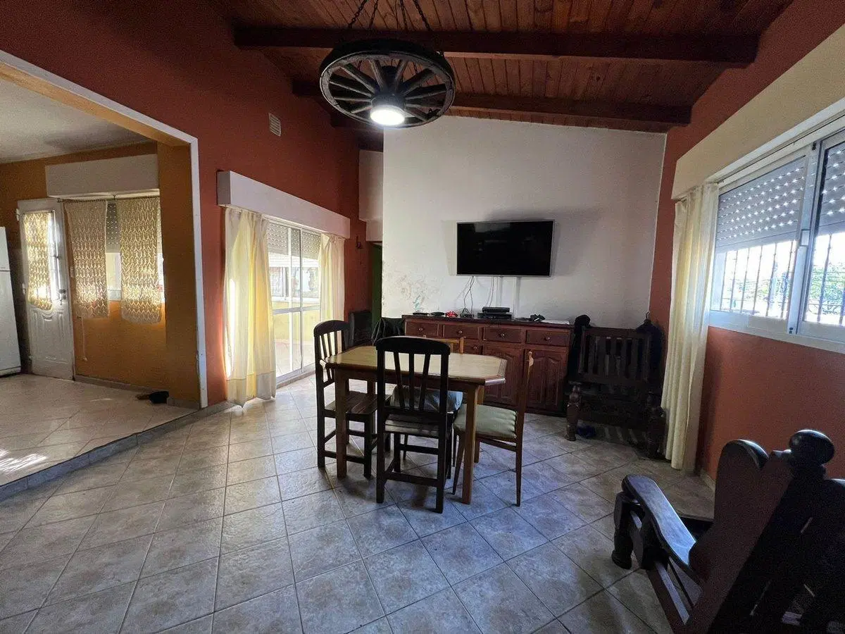 VENTA GALPON CON CASA 2 DORMITORIOS EN BELGRANO 4