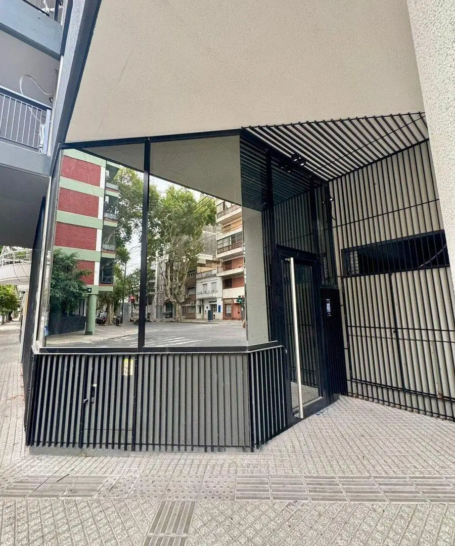 3 DORMITORIOS - PISO EXCLUSIVO- PICHINCHA 2