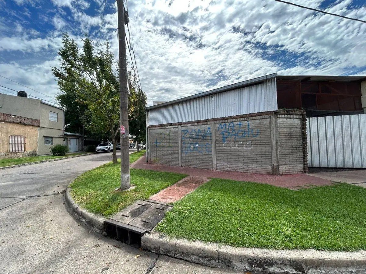 VENTA GALPON ESQUINA ZONA NORTE LA FLORIDA 3
