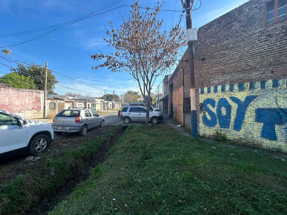 VENTA GALPON EN ESQUINA CON FOSA DOBLE INGRESO