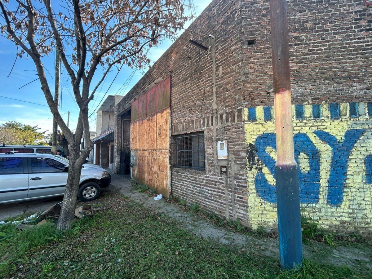 VENTA GALPON EN ESQUINA CON FOSA DOBLE INGRESO