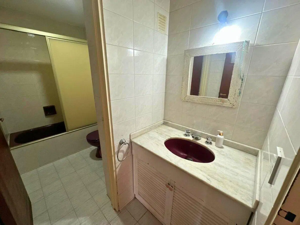 VENTA 3 DORMITORIOS CON COCHERA -SEMIPISO ZONA RIO 4