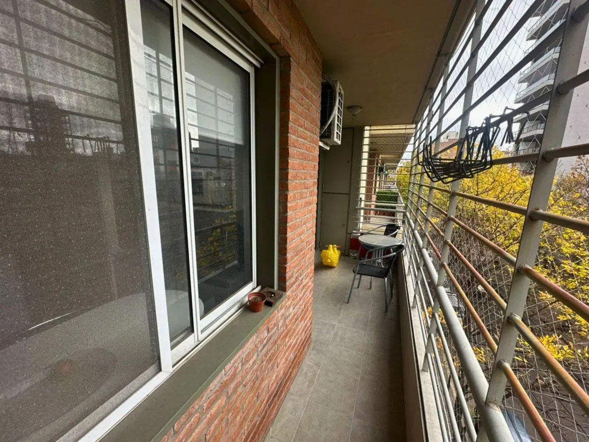 VENTA DEPTO 2 DORMITORIOS, BALCON - CON COCHERA - 4