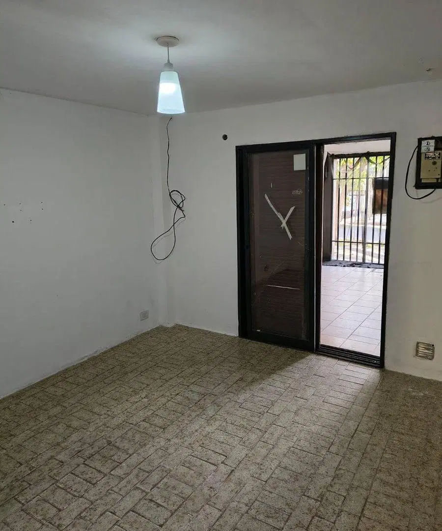 Casa 2 dormitorios con cochera barrio belgrano 5