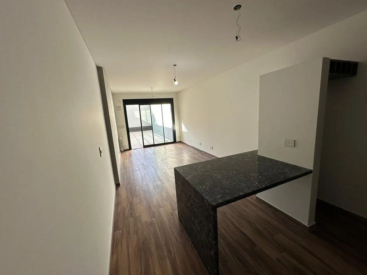 VENTA DEPARTAMENTO MONOAMBIENTE C PATIO - MARTIN 3