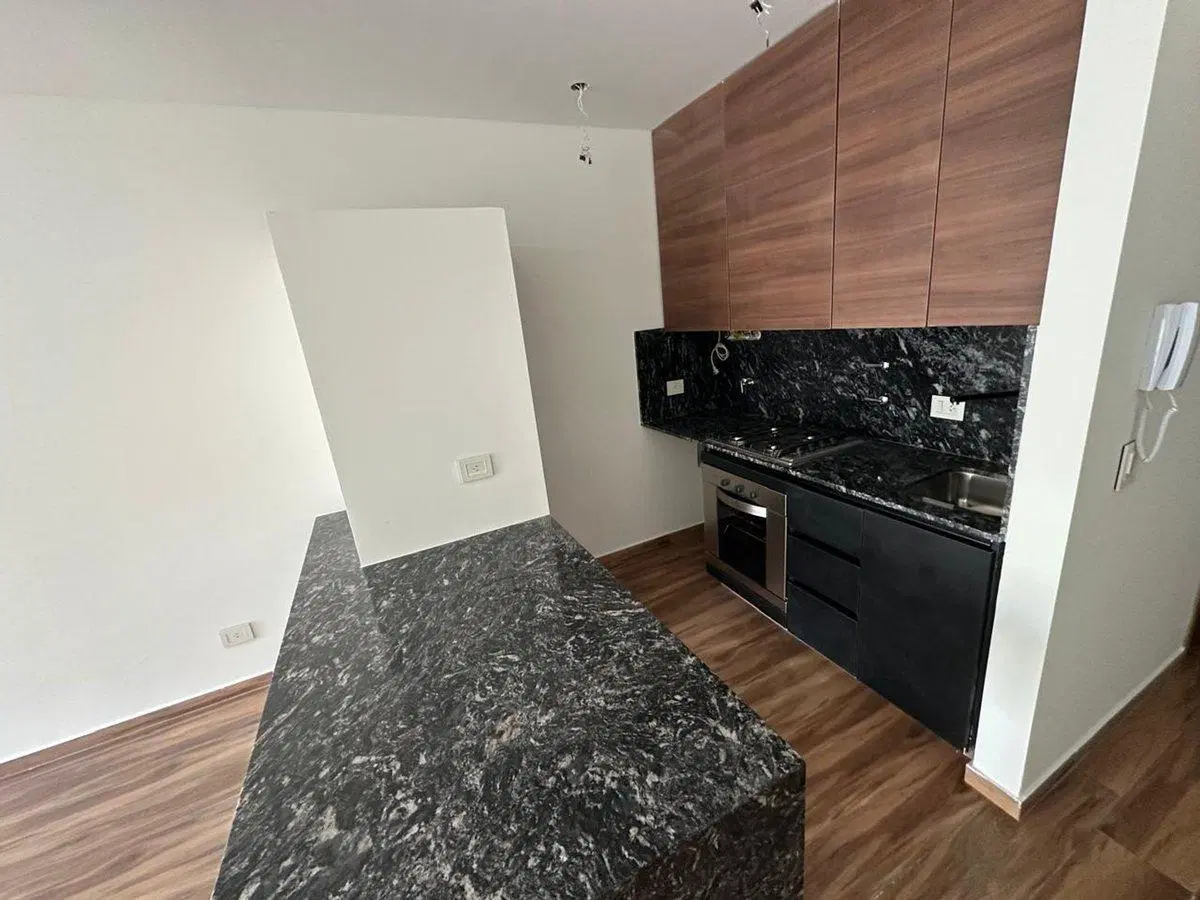 VENTA DEPARTAMENTO MONOAMBIENTE C PATIO - MARTIN 2
