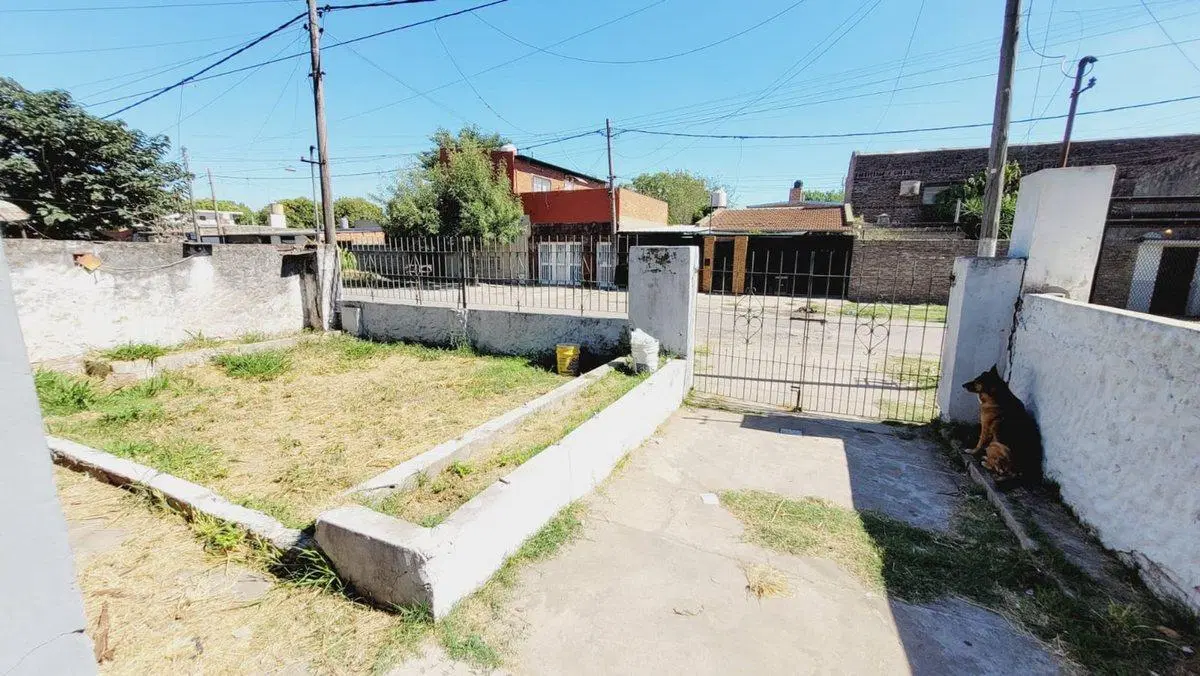 CASA EN VENTA 2 DORM - PATIO - EMPALME GRANEROS 3