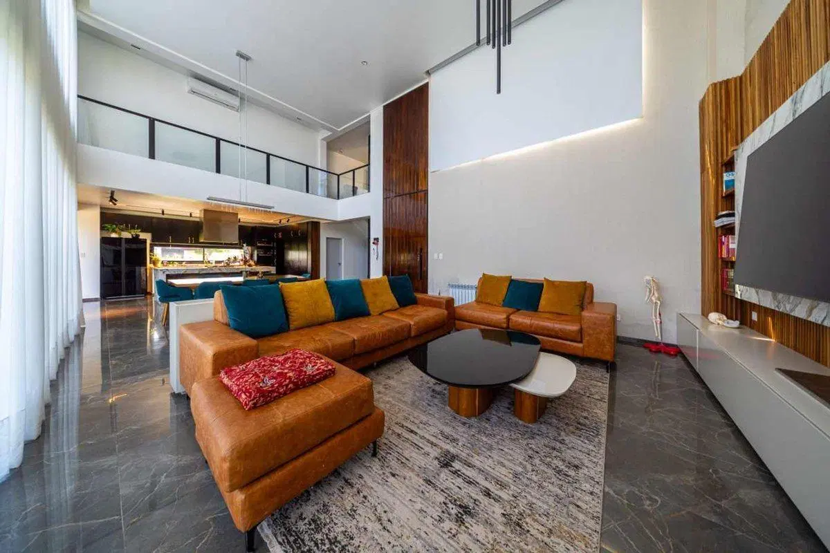 VENTA GRAN PROPIEDAD BARRIO VIDA 1 4