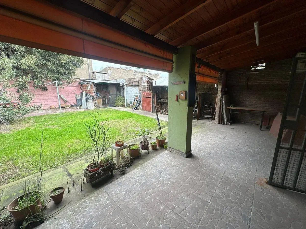 VENTA CASA FISHERTON-3 DORMITORIOS ,COCHERA, PATIO 3