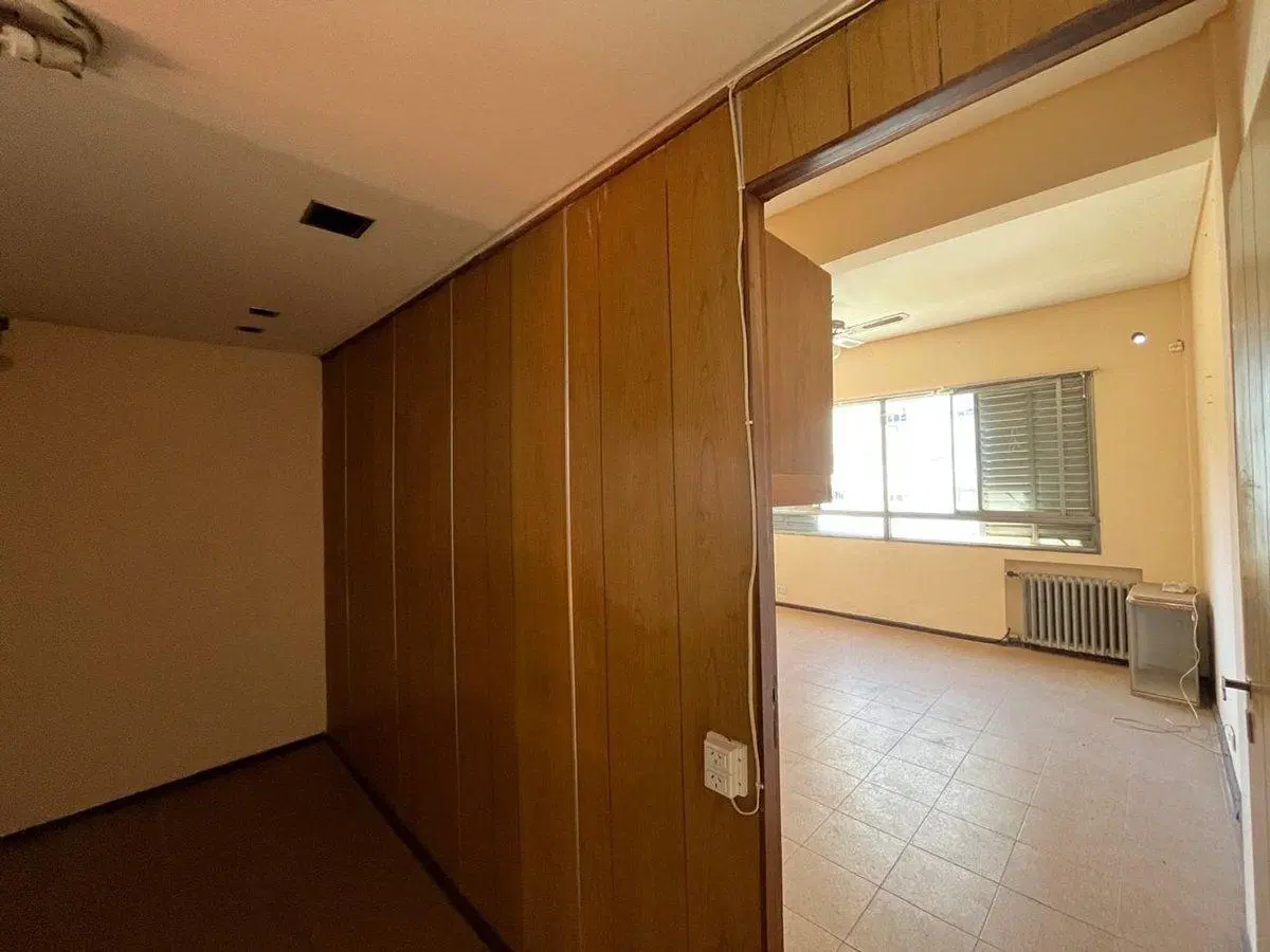 VENTA OFICINA / CONSULTORIO DIVIDIDO 5