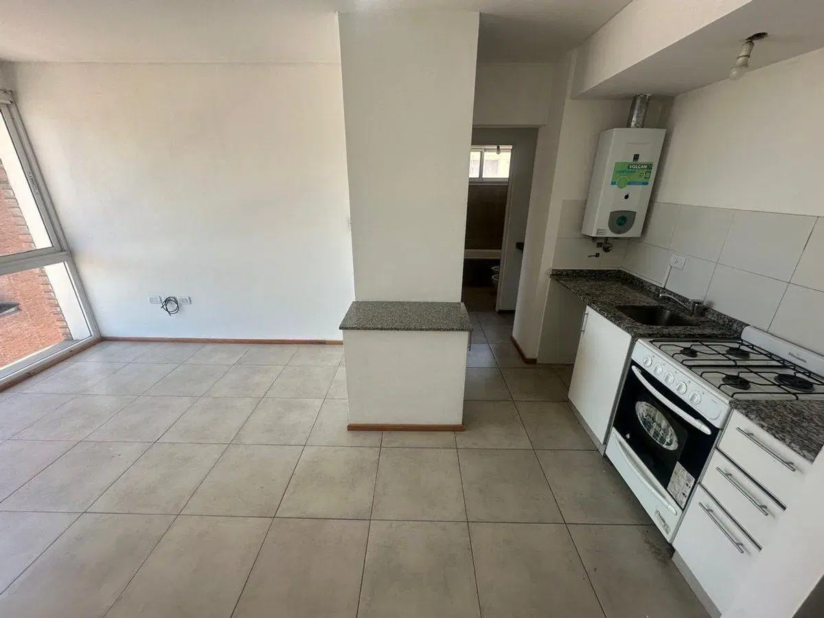 VENTA DEPARTAMENTO CON ASCENSOR ZONA FACULTADES 5
