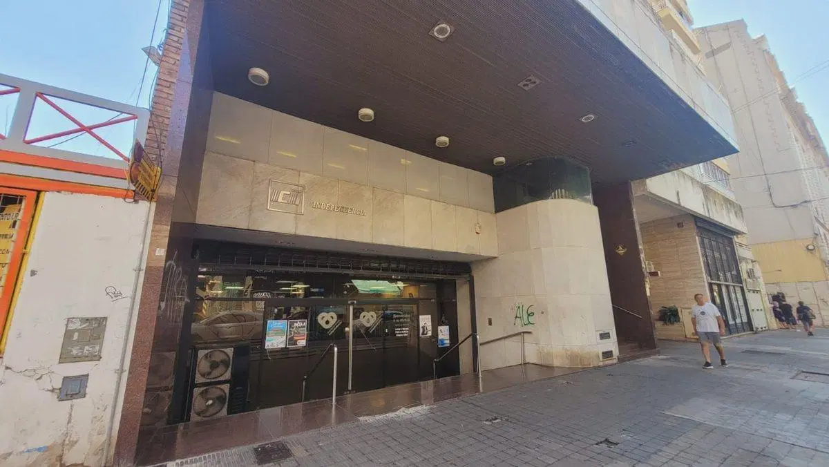 VENTA - LOCAL COMERCIAL OFICINAS - 12 AMBIENTES 4