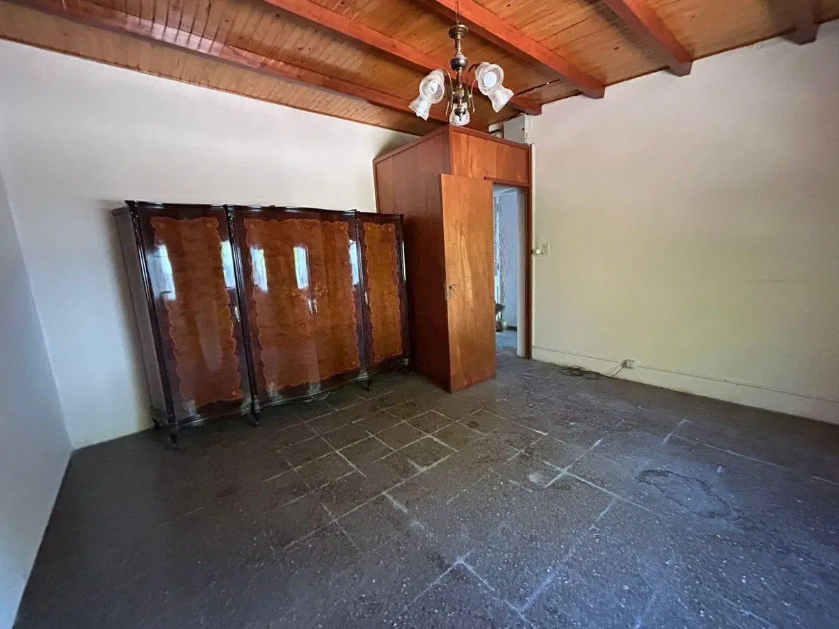 VENTA CASA AL FRENTE CON DEPARTAMENTO INTERNO 5