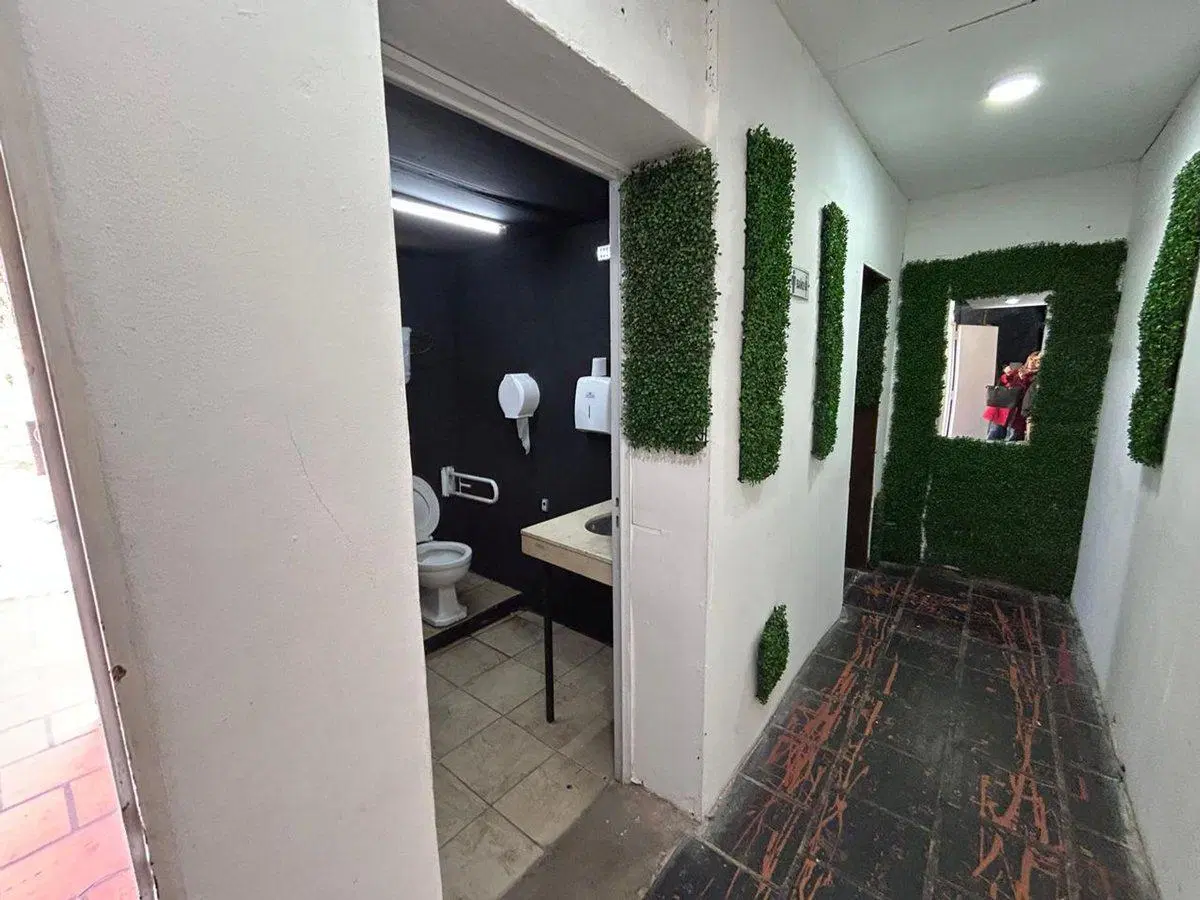 ALQUILER LOCAL ZONA NORTE CON PATIO 5